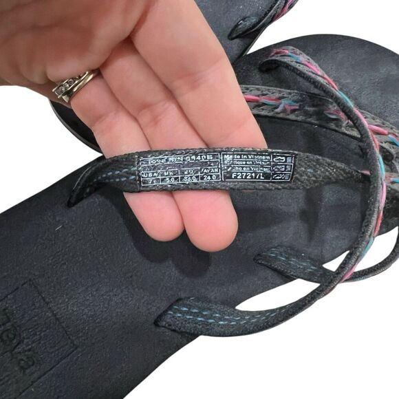 Teva Women’s Black Pink Stitched Olowahu Strappy Flip Flops 7 - Picture 5 of 6